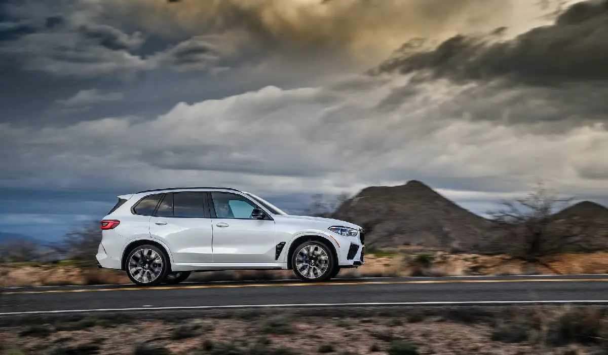 BMW - X5 xDrive35i Design Pure Experience - Luxury SUV Car Rentals - Preowned SUV Car - Exclusive Concierge Club.webp